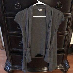 🌸 5/25 Body Central short sleeve cardigan